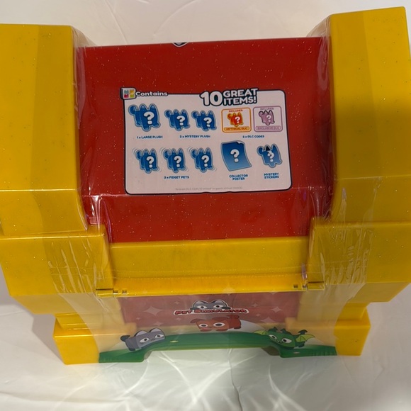 Ultimate Pet Simulator Bundle Toy Set - Red and Yellow—Series 3 - Picture 2 of 5